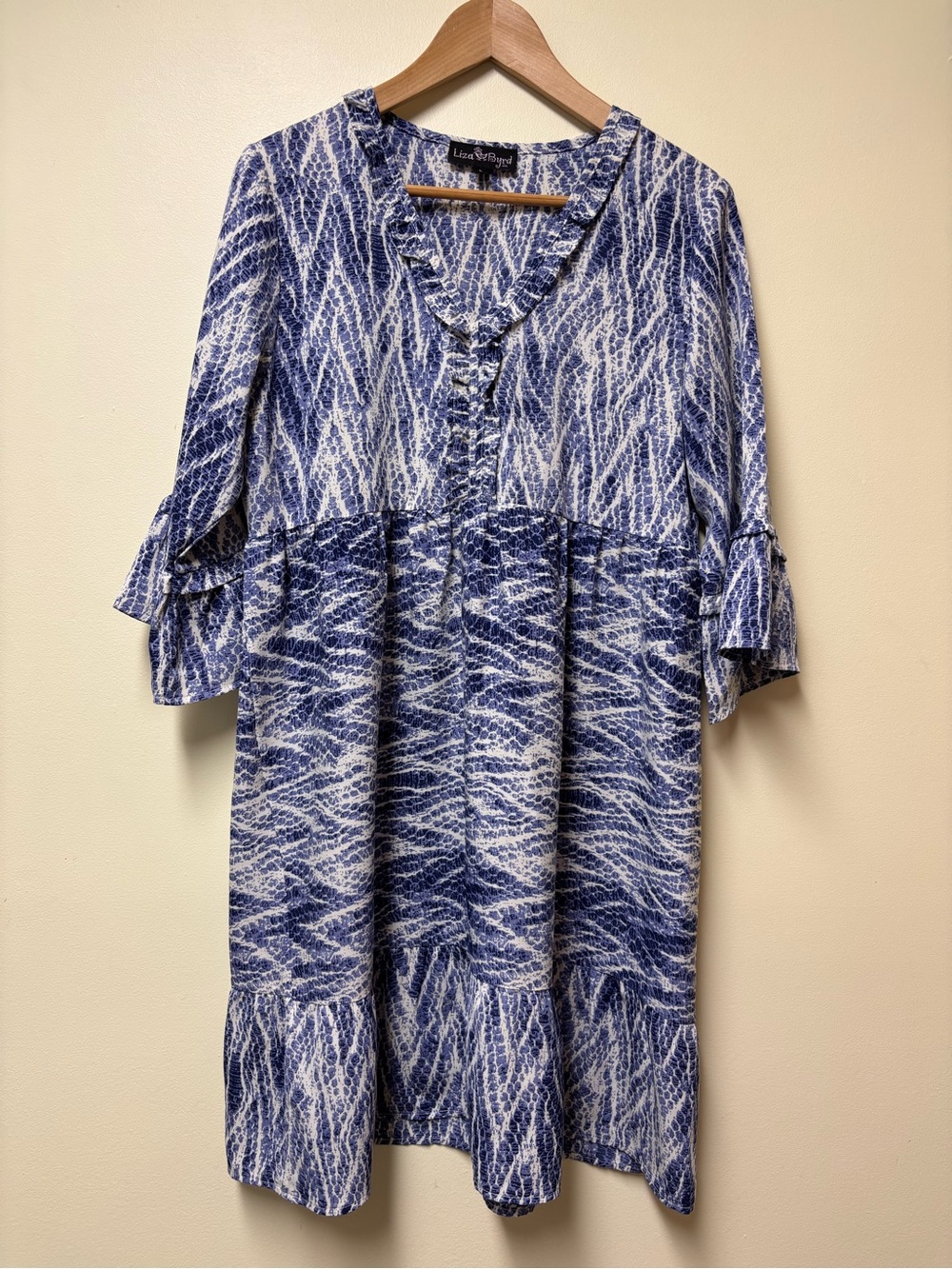 Liza Byrd Boutique Blue & White Coastal Flowy 3/4 Sleeve Ruffle Dress - Large